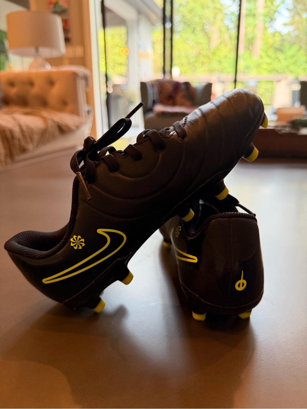 SZ 1 Kids Black & Yellow Cleats…NIKE Jr. Tiempo -striking neon yellow swoosh